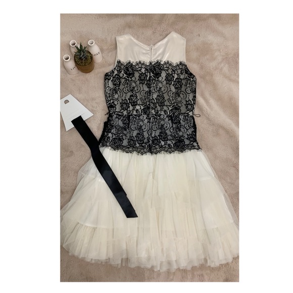 Gorgeous Chantilly Place Girls Dress 🖤 - Picture 5 of 6